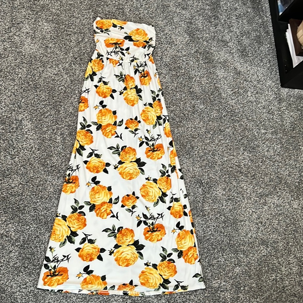 Vibe sportswear maternity maxi dress white with yellow roses